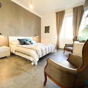 https://elements-rooms.lecce-hotels.com